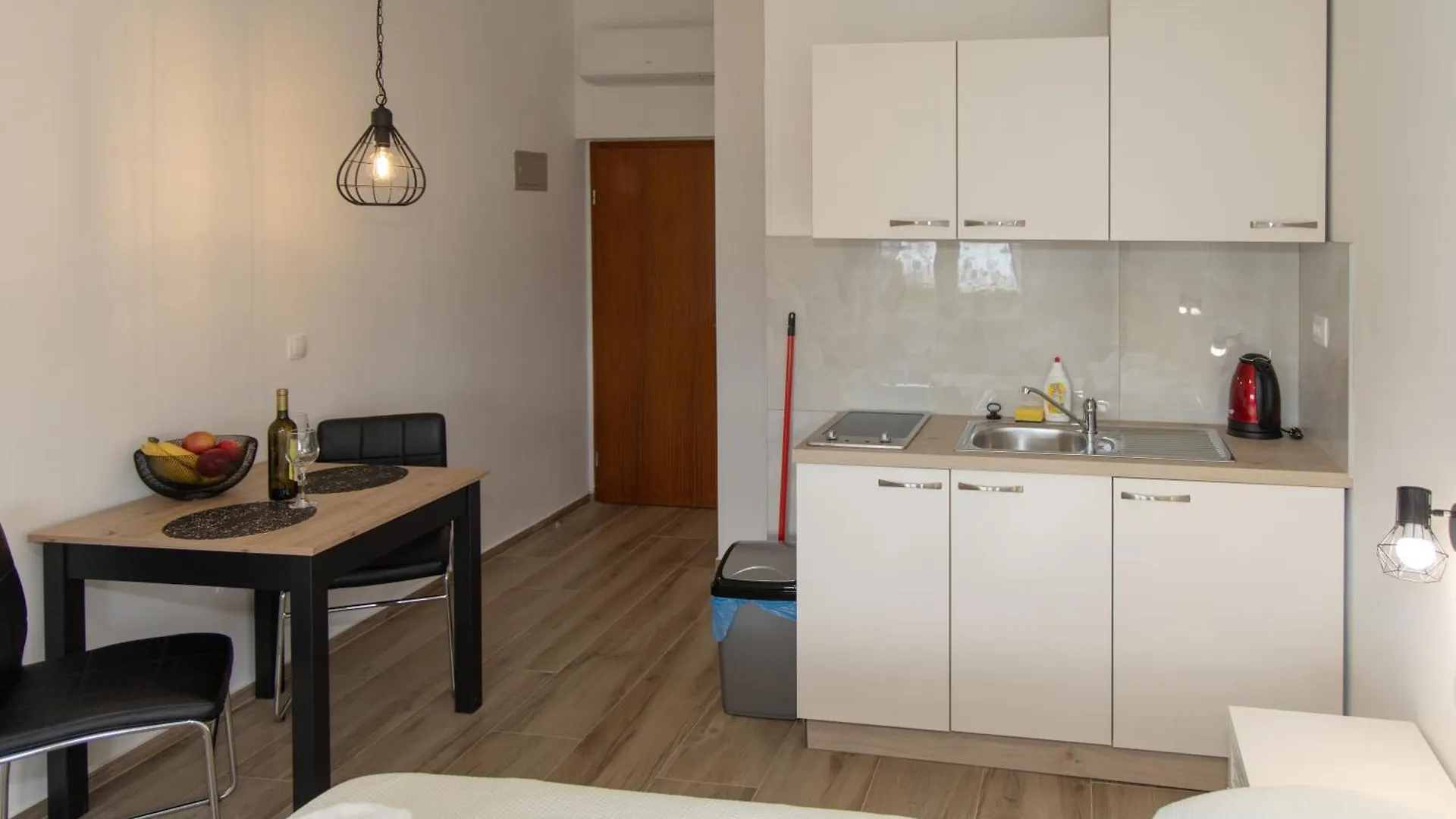 Apartments Borghese Pula 0*,